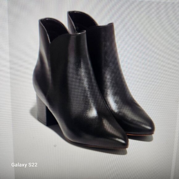 Cole Haan Black Leather "Elyse" Booties. NIB. Size 5.5 - Picture 4 of 13